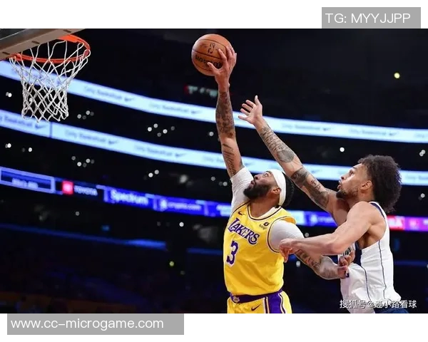 文班强调抢板重要性亚当斯成为球队关注焦点并成功抢下三前板 文班强调抢板重要性亚当斯成为球队关注焦点并成功抢下三前板